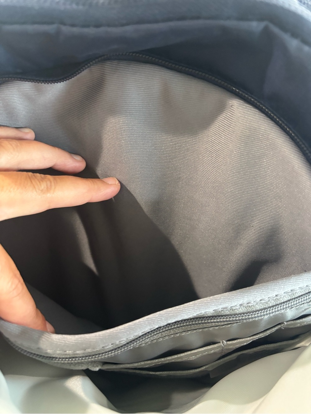 The North Face 31L Surge Backpack in Navy and Black - Picture 11 of 16